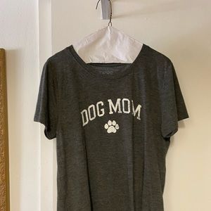 Dog mom tee